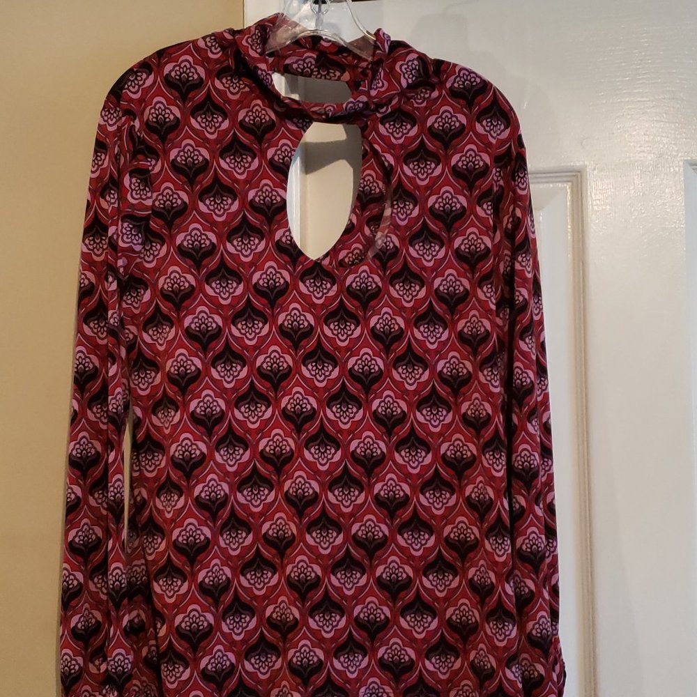 Bisou Bisou Keyhole Mock Neck Top